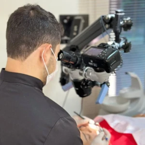 Endodontia com microscópio operatório na Uni.AB